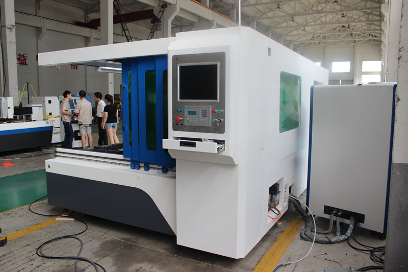 IPG 700w Sac Lazer Kesim Makinesi Çin Üretici